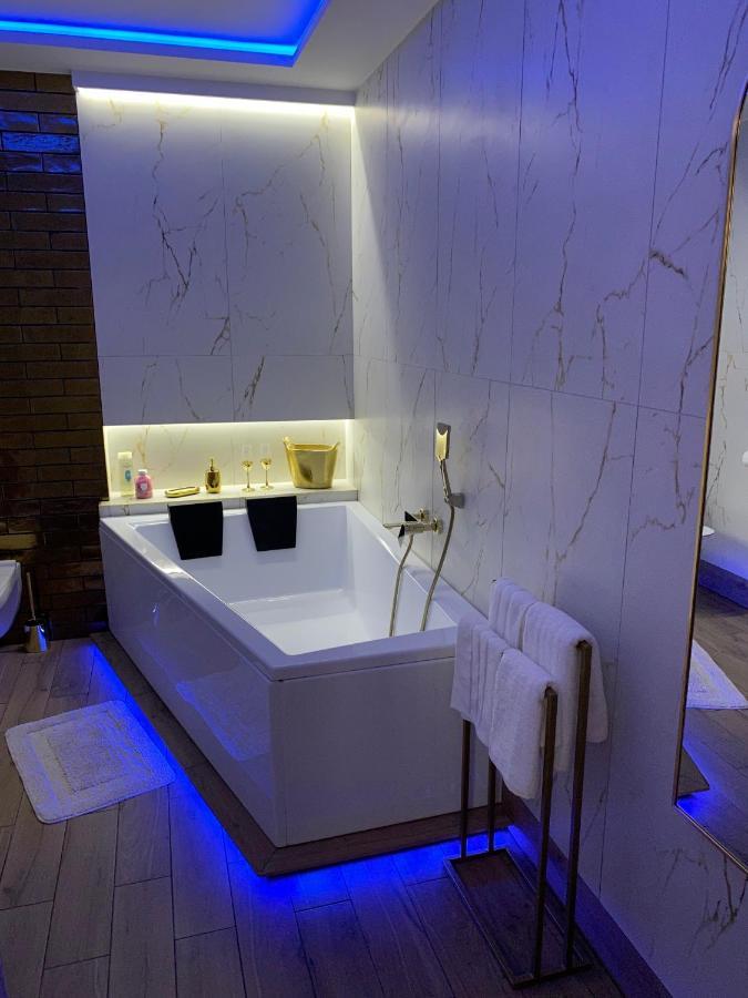 Apartament "Love" Centrum Z Duza Wanna Dla Dwojga Gniezno Dış mekan fotoğraf